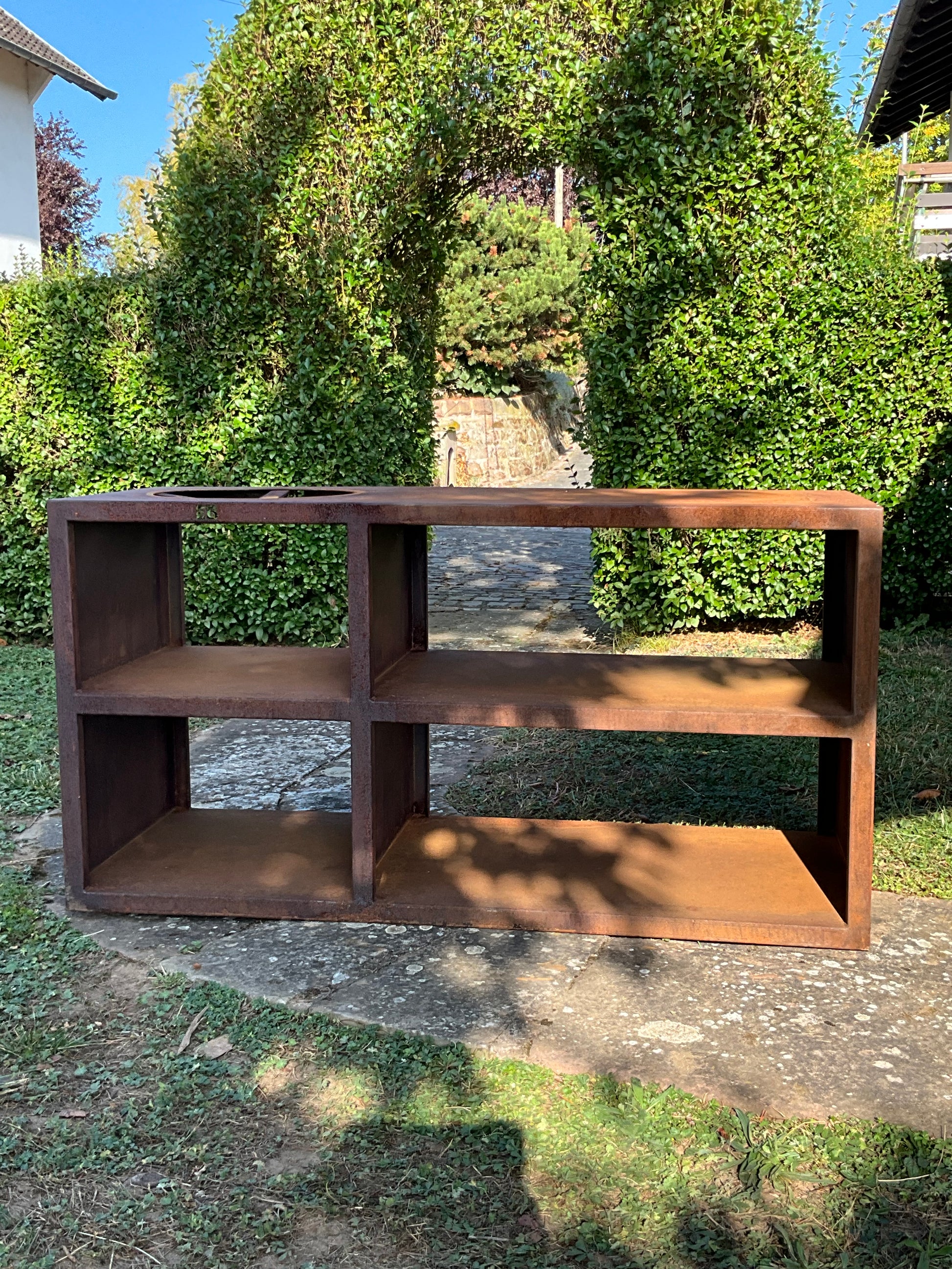 Grand meuble brasero en corten